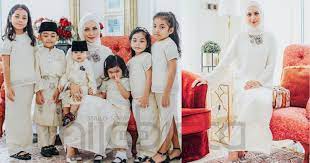 Listen to che wan fadhlan | soundcloud is an audio platform that lets you listen to what you love 4 followers. Kongsi Rahsia Adik Che Ta Yang Maintain Cantik Kekal Langsing Walaupun Dah Ada 6 Orang Anak Hijabista