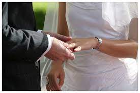 Dejarse llevar por el sueño que dios tiene para nosotros, el amor, pide apoyo y acompañamiento de la comunidad». Dias Por Matrimonio La Bolsa De Trabajo