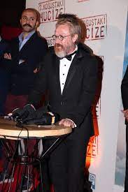 Başrollerini aras bulut i̇ynemli'nin paylaştığı filmin galasına deniz baysal, i̇lker aksum, özcan deniz, sarp akkaya ve pınar deniz gibi ünlü isimler akın etti. Miracle In Cell No 7 2019