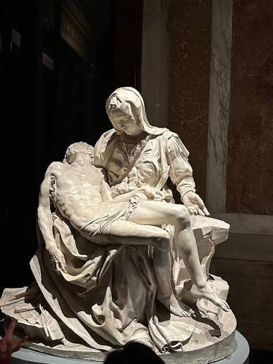 Sólo nuestra Madre María sabe el sufrimiento que pasó al ver a su único Hijo  Jesús verlo sacrificarse ￼por todos nosotros ￼ Saben dónde está ubicada  esta imagen? ￼