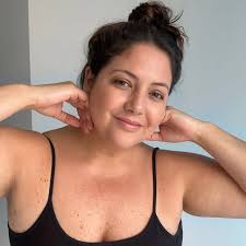 Danielle Navarro • Plus (@dani_navarro) • Instagram photos and videos