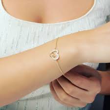 Kalpli Tektasli Bileklik Sade Ve Sik Birbirinden Sik Diger Cesitlerimizi Denemeniz Icin Magazamiza Bekleriz Necklace Delicate Bracelet Gold Bracelet