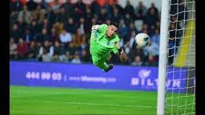 İtalyanların kullandığı kornerde chiellini'nin kafa vuruşunu çıkaran uğurcan, sosyal medyada gündeme oturdu. Ugurcan Cakir 2019 2020 Kurtarislari Great Saves 1080p Youtube