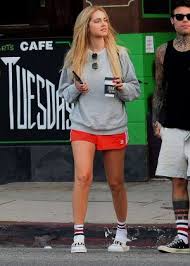 ˈkjaːra ferˈraɲɲi, is an italian entrepreneur, fashion blogger, influencer, and designer who has collaborated with fashion and beauty brands. Chiara Ferragni And Fedez At Joans On Third In Los Angeles Chiara Ferragni Chiara Fashion