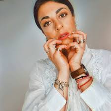 Βαρβάρα Καρά• Barbara Kara