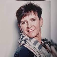 Claudia Beebe's Instagram, Twitter & Facebook