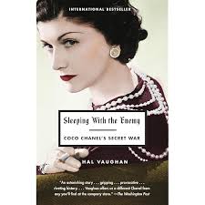 Coco Chanel: The Legend and the Life: Picardie, Justine: 9780062074171:  Amazon.com: Books