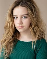 Anna Mae's Instagram, Twitter & Facebook