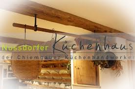 Bekannt Aus Dem Magazin Landlust Die Kuche Mit Dem Kanapee Komplettlosungen Alles Aus Einer Ha Bauernkuche Nussdorfer Kuchenhaus Speisezimmereinrichtung