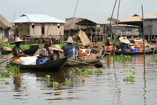 Ganvie – Travel guide at Wikivoyage