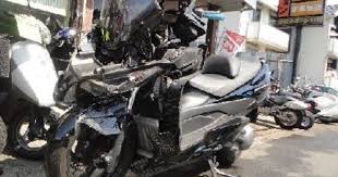 ボード damaged motorcycle のピン