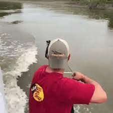 Gif A Great Way To Fish Funny Photoshop Funny Gif Funny Pictures
