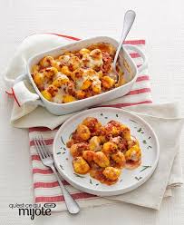 Gnocchis A La Sauce A La Viande Epicee Cuits Au Four Recette In 2020 Baked Gnocchi Meat Sauce Gnocchi