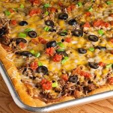 Crescent Roll Taco Pizza Recipe Beef Recipes Favorite Recipes Recipes