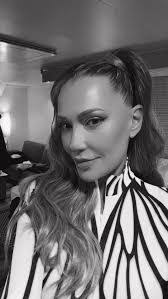 Kerry Krider's Instagram, Twitter & Facebook