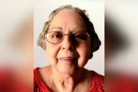 Carole Bergman's Instagram, Twitter & Facebook