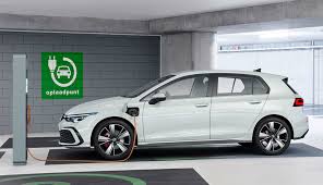 Wann kommt der zug aus münchen an? Golf 8 Kommt In Zwei Plug In Hybrid Versionen Ecomento De
