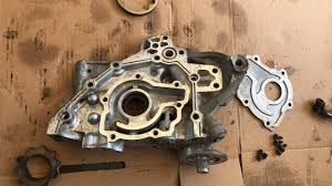 Antara tanda waterpump rosak dan tidak berfungsi adalah apabila temperature engine kereta naik melebihi kebiasaan dan mungkin juga berlaku kebocoran sekitar water pump pada enjin. Tanda Oil Pump Rosak Tanda Power Steering Pump Rosak