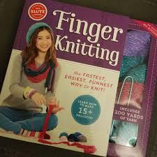 Klutz knitting has the instructions and materials to take you from the most basic steps of knitting (holding the needles, winding the yarn into a ball) to more. Best Klutz Finger Knitting For Sale In Yorkville Ontario For 2021