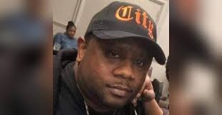 Sean Whitmore's Instagram, Twitter & Facebook