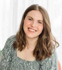 Kate Connelly's Instagram, Twitter & Facebook