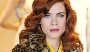 Interview Courtney Hope Carries On B B S Sally Stephanie Rivalry Bold And The Beautiful Soap News Beautiful