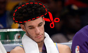 He isn't just blessed with amazing looks but also has a full head of textured hair to complement his style.… Lonzo Ball Got A Haircut And Twitter Made Jokes
