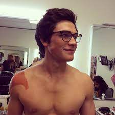 Riverdale costars lili reinhart, kj apa and cole sprouse were seen out and about in vancouver. Kj Apa On Instagram Red Or Brown Hair Cole Sprouse Girlfriend Videos Cole Sprouse Shirtless