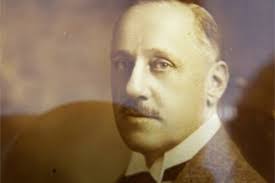 Gordon Paddock's Instagram, Twitter & Facebook