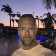 René S Larsen i personer