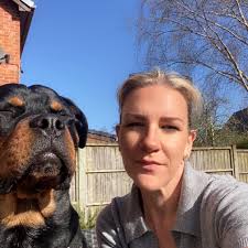 What is a healthy weight for a Rottweiler?