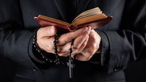 Cine a scris tatal nostru ? De DuminicÄ Se SchimbÄ RugÄciunea TatÄl Nostru Cum Va Fi Noua Versiune FolositÄ De Biserica CatolicÄ