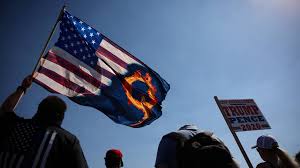 Qanon videos and latest news articles; Verschworungstheorie Wer Ist Der Kopf Der Qanon Bewegung