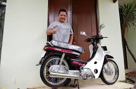 Honda astrea grand ini milik warno yang dicustom dengan konsep street cub, gaya modifikasi bebek … Honda Astrea Grand Laku Seharga Tarif Kencan Artis Ini Istimewanya Mobimoto Com