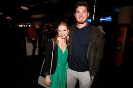 Ze bracht weer iets helemaal anders dan. Ella Actrice Zwanger Van Eerste Kindje Showbizz Hln Be