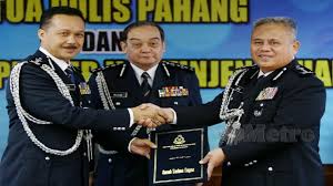 Beliau pernah memegang jawatan sebagai ketua polis melaka pada 2008 sehingga 2009 sebelum memegang tugas timbalan pengarah d1 (perancangan /strategi) bukit aman. Pastikan Pahang Kekal Aman Selamat Kp Pahang