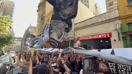 Torcida canta hino do Corinthians em protesto por interven&ccedil;&atilde;o judicial no MP