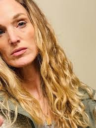 Leah Bess's Instagram, Twitter & Facebook