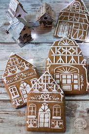 Biscotti Natalizi Di Pan Di Zeznero Arrivano Le Casette Innevate E I Soldatini Di Stagno Ricetta Pan Di Zenzero Biscotti Biscotti Di Pan Di Zenzero