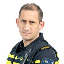 Wijkagent Mark Akkerman (@wijkagent_vlaardingen_centrum) • Instagram photos  and videos