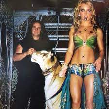 The day before she teased the reunion. Incredible Pics Show A Young Britney Spears Posing With Tiger King Cast At Vmas Mirror Online