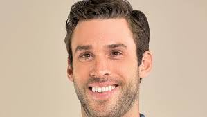 Alex Montalvo's Instagram, Twitter & Facebook