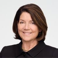 Lisa Clow's Instagram, Twitter & Facebook