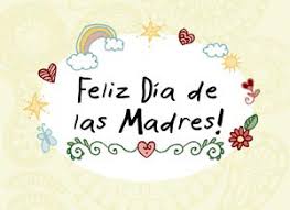 Juntamos los petalos que quedan y hacemos un pequeño corte para poder superponerlos ligeramente y pegar. Tarjeta Dia De La Madre