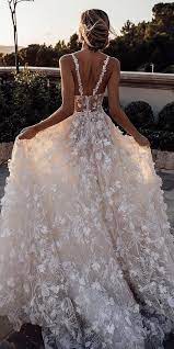 24 Unforgettable Beach Destination Wedding Dresses Wedding Dresses Guide Destination Wedding Dress Wedding Dress Guide Gorgeous Wedding Dress