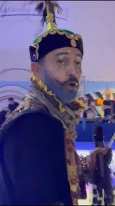 Haciendo de maestro de ceremonias en la escuela donde imparto clases. Así  fue el fin de curso del campamento de los bellos y valientes estudiantes  entre 5 y 18 años, no invité por las redes debido a ...