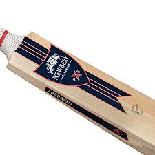 Amarell wuchs als mittleres von drei kindern im landkreis uckermark auf und besuchte dort ein gymnasium in templin. Cricketschlager Gunstig Online Shoppen Shoppingfever