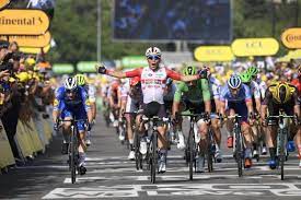 L'étape du tour de france. Caleb Ewan Remporte A Nimes Sa Deuxieme Victoire D Etape L Equipe