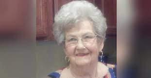 Elissa Douglas's Instagram, Twitter & Facebook