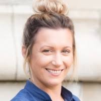 Liz Sylvester's Instagram, Twitter & Facebook